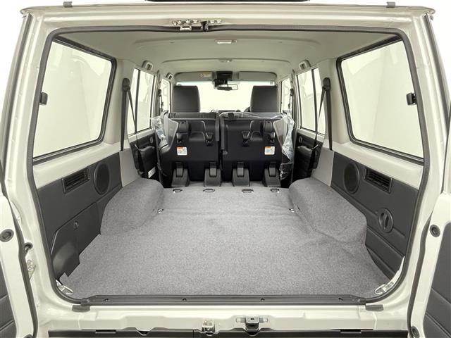 ランドクルーザー70 AX 登録済未使用車 禁煙 バックカメラ クルーズコントロール オートマチックハイビーム ヘッドライトレベライザー USB-C 自動防眩ルームミラー 電動デフロック LEDヘッドライト ダウンヒルアシスト(31枚目)