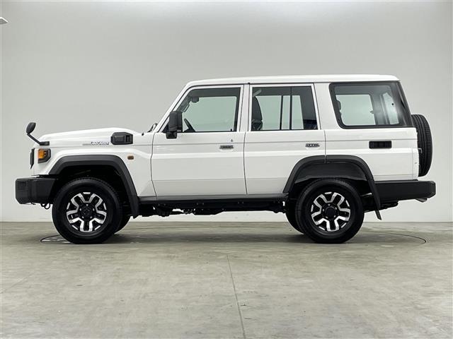 ランドクルーザー70 AX 登録済未使用車 禁煙 バックカメラ クルーズコントロール オートマチックハイビーム ヘッドライトレベライザー USB-C 自動防眩ルームミラー 電動デフロック LEDヘッドライト ダウンヒルアシスト(34枚目)