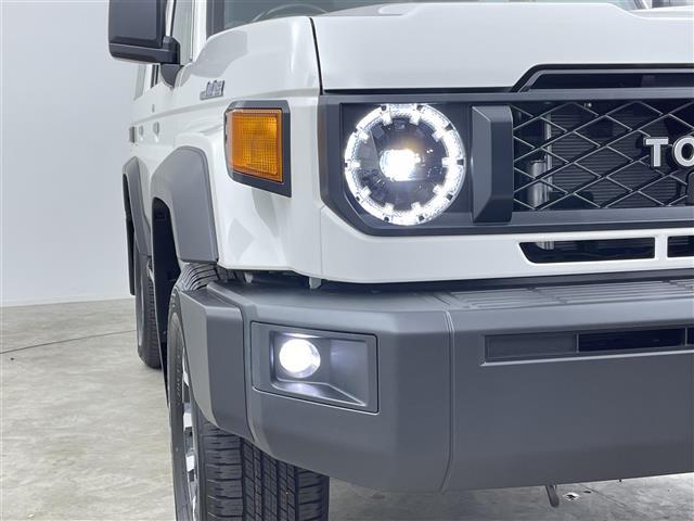 ランドクルーザー70 AX 登録済未使用車 禁煙 バックカメラ クルーズコントロール オートマチックハイビーム ヘッドライトレベライザー USB-C 自動防眩ルームミラー 電動デフロック LEDヘッドライト ダウンヒルアシスト(39枚目)