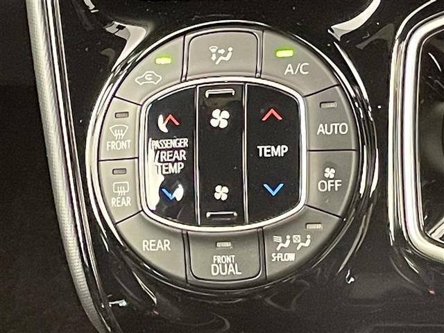 ノア ハイブリッドSi ダブルバイビー 禁煙車 両側電動ドア トヨタセーフティセンス 純正10インチメモリナビ フルセグTV バックカメラ ビルトインETC 革巻きステアリング DNシートヒーター ハーフレザーシート クルーズコントロール(6枚目)