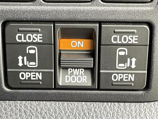 ノア ハイブリッドSi ダブルバイビー 禁煙車 両側電動ドア トヨタセーフティセンス 純正10インチメモリナビ フルセグTV バックカメラ ビルトインETC 革巻きステアリング DNシートヒーター ハーフレザーシート クルーズコントロール(11枚目)