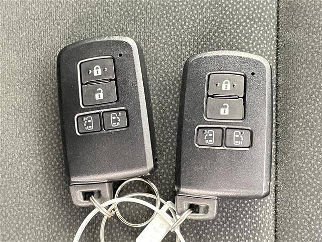 ノア ハイブリッドSi ダブルバイビー 禁煙車 両側電動ドア トヨタセーフティセンス 純正10インチメモリナビ フルセグTV バックカメラ ビルトインETC 革巻きステアリング DNシートヒーター ハーフレザーシート クルーズコントロール(22枚目)