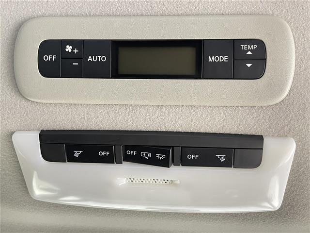 セレナ ハイウェイスター Vセレクション 禁煙車 エマージェンシーブレーキ プロパイロット レーンキープアシスト コーナーセンサー 社外メモリナビ 両側パワースライドドア アラウンドビューモニター デジタルインナーミラー スマートキー(6枚目)