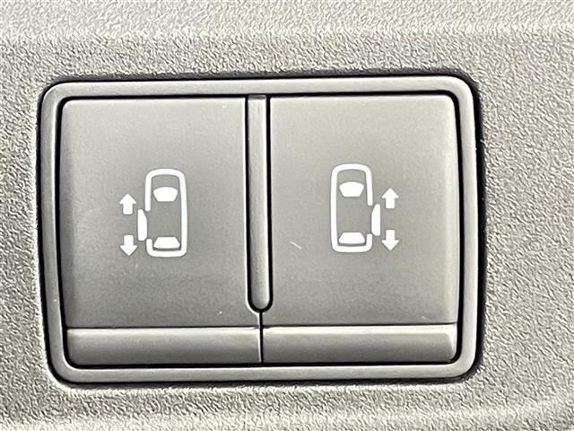 セレナ ハイウェイスター Vセレクション 禁煙車 エマージェンシーブレーキ プロパイロット レーンキープアシスト コーナーセンサー 社外メモリナビ 両側パワースライドドア アラウンドビューモニター デジタルインナーミラー スマートキー(10枚目)