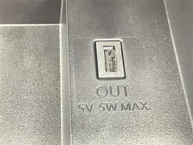 セレナ ハイウェイスター Vセレクション 禁煙車 エマージェンシーブレーキ プロパイロット レーンキープアシスト コーナーセンサー 社外メモリナビ 両側パワースライドドア アラウンドビューモニター デジタルインナーミラー スマートキー(13枚目)