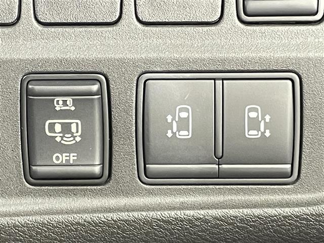 セレナ ｅ－パワー　ハイウェイスターＶ　禁煙車　エマージェンシーブレーキ　プロパイロット　両側電動ドア　フリップダウンモニター　純正１０インチメモリビ　アラウンドビューモニター　純正１６インチＡＷ　ＬＥＤヘッドライト　革巻きステアリング（9枚目）