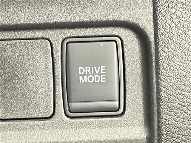 セレナ ｅ－パワー　ハイウェイスターＶ　禁煙車　エマージェンシーブレーキ　プロパイロット　両側電動ドア　フリップダウンモニター　純正１０インチメモリビ　アラウンドビューモニター　純正１６インチＡＷ　ＬＥＤヘッドライト　革巻きステアリング（10枚目）