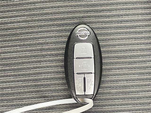 セレナ ｅ－パワー　ハイウェイスターＶ　禁煙車　エマージェンシーブレーキ　プロパイロット　両側電動ドア　フリップダウンモニター　純正１０インチメモリビ　アラウンドビューモニター　純正１６インチＡＷ　ＬＥＤヘッドライト　革巻きステアリング（21枚目）