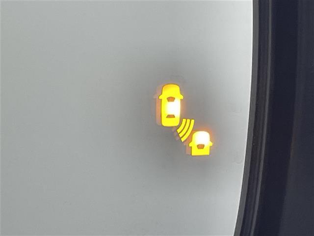 セレナ ｅ－パワー　ハイウェイスターＶ　禁煙車　エマージェンシーブレーキ　プロパイロット　両側電動ドア　フリップダウンモニター　純正１０インチメモリビ　アラウンドビューモニター　純正１６インチＡＷ　ＬＥＤヘッドライト　革巻きステアリング（26枚目）