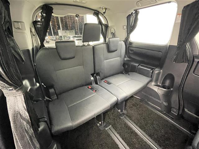 エスクァイア ハイブリッドＧｉ　両側電動ドア　社外９インチメモリナビ　Ｂｌｕ－ｒａｙ　Ｂｌｕｅｔｏｏｔｈ　バックカメラ　フルセグＴＶ　革巻きステアリング　ステアリングスイッチ　ＤＮシートヒーター　置くだけ充電　純正１５インチＡＷ（31枚目）