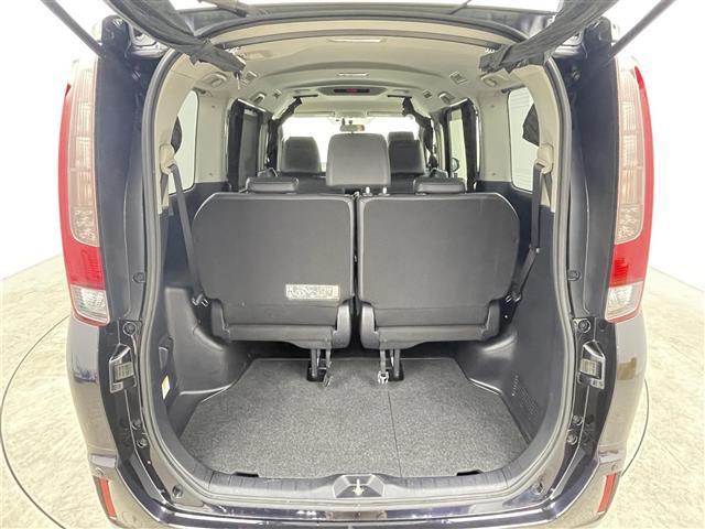 エスクァイア ハイブリッドＧｉ　両側電動ドア　社外９インチメモリナビ　Ｂｌｕ－ｒａｙ　Ｂｌｕｅｔｏｏｔｈ　バックカメラ　フルセグＴＶ　革巻きステアリング　ステアリングスイッチ　ＤＮシートヒーター　置くだけ充電　純正１５インチＡＷ（32枚目）