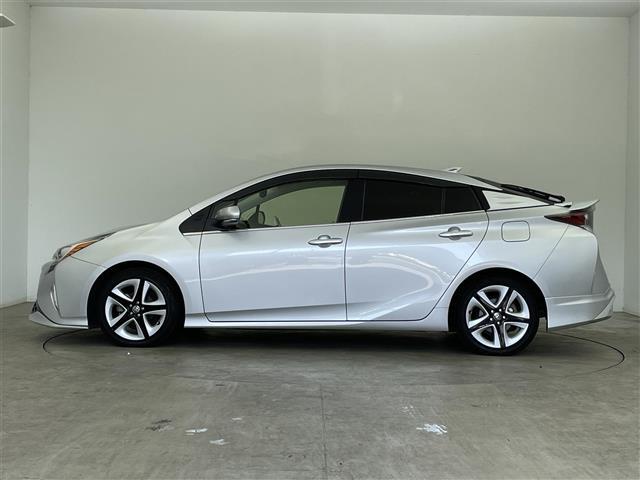 プリウス Sツーリングセレクション 禁煙 TRDエアロ トヨタセーフティセンス 純正9インチナビ フルセグ バックカメラ レーダークルーズコントロール LEDオートライト シートヒーター 純正17インチアルミホイール プッシュスタート(32枚目)