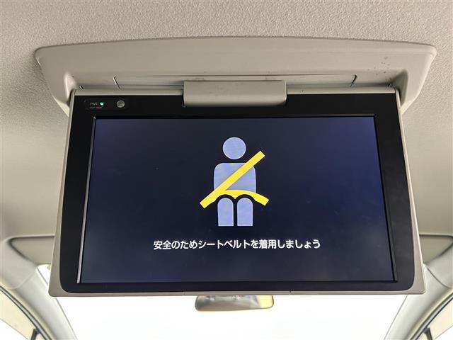 シエンタ ハイブリッド　ファンベースＧ　グランパー　禁煙車　両側電動ドア　フリップダウンモニター　トヨタセーフティセンス　クルーズコントロール　純正メモリナビ　Ｂｌｕｅｔｏｏｔｈ　フルセグＴＶ　バックカメラ　革巻きステアリング　ＬＥＤヘッドライト（3枚目）