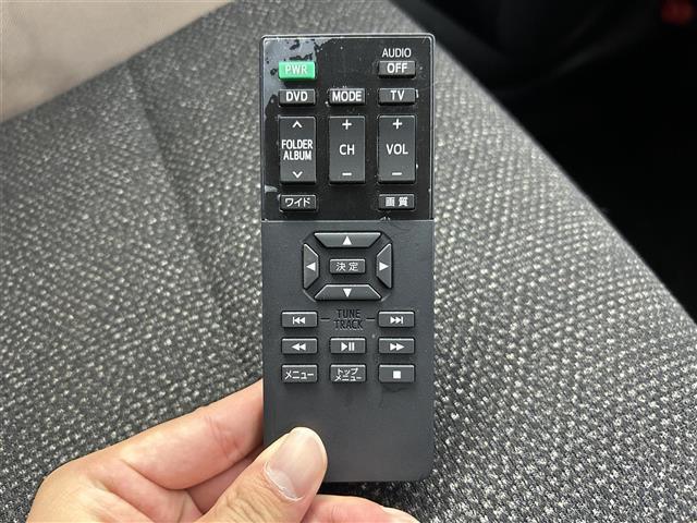 シエンタ ハイブリッド　ファンベースＧ　グランパー　禁煙車　両側電動ドア　フリップダウンモニター　トヨタセーフティセンス　クルーズコントロール　純正メモリナビ　Ｂｌｕｅｔｏｏｔｈ　フルセグＴＶ　バックカメラ　革巻きステアリング　ＬＥＤヘッドライト（22枚目）