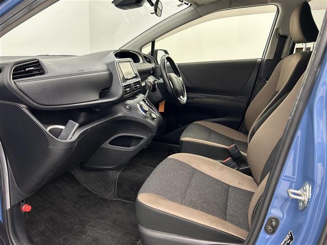 シエンタ ハイブリッド　ファンベースＧ　グランパー　禁煙車　両側電動ドア　フリップダウンモニター　トヨタセーフティセンス　クルーズコントロール　純正メモリナビ　Ｂｌｕｅｔｏｏｔｈ　フルセグＴＶ　バックカメラ　革巻きステアリング　ＬＥＤヘッドライト（26枚目）