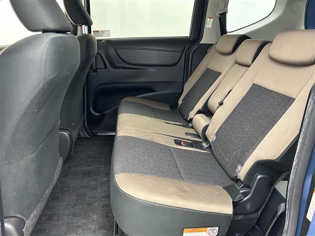 シエンタ ハイブリッド　ファンベースＧ　グランパー　禁煙車　両側電動ドア　フリップダウンモニター　トヨタセーフティセンス　クルーズコントロール　純正メモリナビ　Ｂｌｕｅｔｏｏｔｈ　フルセグＴＶ　バックカメラ　革巻きステアリング　ＬＥＤヘッドライト（29枚目）