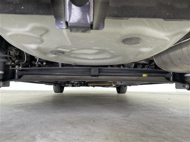 シエンタ Ｇ　クエロ　禁煙車　ワンオーナー　トヨタセーフティセンス　純正メモリナビ　両側パワースライドドア　ＥＴＣ　バックカメラ　ＬＥＤオートライト　ハーフレザーシート　アイドリングストップ　プッシュスタート（43枚目）