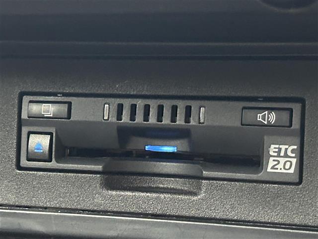 ランドクルーザープラド ＴＸ　Ｌパッケージ　マットブラックエディション　禁煙　４ＷＤ　ディーゼル　サンルーフ　純正９型ディスプレイオーディオ　フルセグＴＶ　Ｂｌｕｅｔｏｏｔｈ　全周囲カメラ　レーダークルーズコントロール　ブラインドスポットモニター　パワーシート　ＥＴＣ（11枚目）