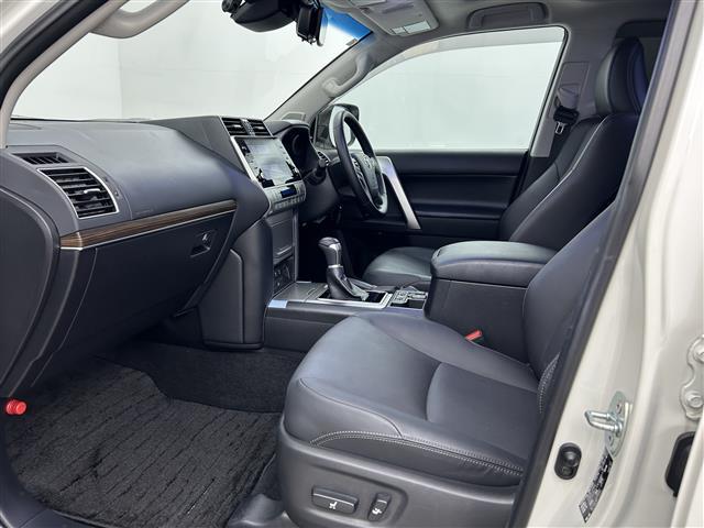 ランドクルーザープラド ＴＸ　Ｌパッケージ　マットブラックエディション　禁煙　４ＷＤ　ディーゼル　サンルーフ　純正９型ディスプレイオーディオ　フルセグＴＶ　Ｂｌｕｅｔｏｏｔｈ　全周囲カメラ　レーダークルーズコントロール　ブラインドスポットモニター　パワーシート　ＥＴＣ（24枚目）