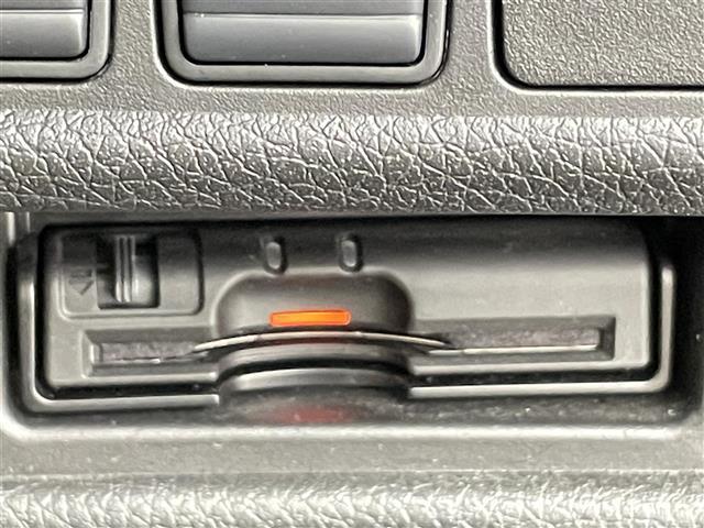 エクストレイル ２０Ｘｉ　禁煙車　純正９インチメモリナビ　フルセグＴＶ　カプロンシート　Ｂｌｕｅｔｏｏｔｈ　エマージェンシーブレーキ　プロパイロット　アラウンドビューモニター　パワーバックドア　コーナーセンサー　防水シート（7枚目）