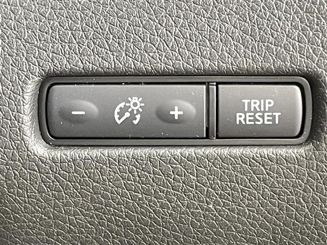 エクストレイル ２０Ｘｉ　禁煙車　純正９インチメモリナビ　フルセグＴＶ　カプロンシート　Ｂｌｕｅｔｏｏｔｈ　エマージェンシーブレーキ　プロパイロット　アラウンドビューモニター　パワーバックドア　コーナーセンサー　防水シート（10枚目）