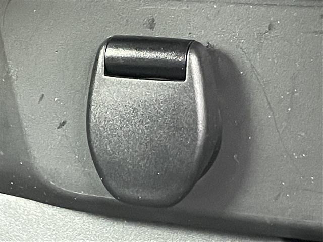 エクストレイル ２０Ｘｉ　禁煙車　純正９インチメモリナビ　フルセグＴＶ　カプロンシート　Ｂｌｕｅｔｏｏｔｈ　エマージェンシーブレーキ　プロパイロット　アラウンドビューモニター　パワーバックドア　コーナーセンサー　防水シート（14枚目）