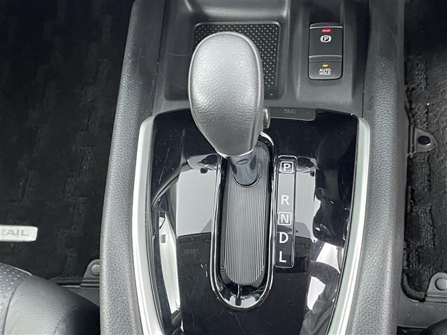 エクストレイル ２０Ｘｉ　禁煙車　純正９インチメモリナビ　フルセグＴＶ　カプロンシート　Ｂｌｕｅｔｏｏｔｈ　エマージェンシーブレーキ　プロパイロット　アラウンドビューモニター　パワーバックドア　コーナーセンサー　防水シート（19枚目）