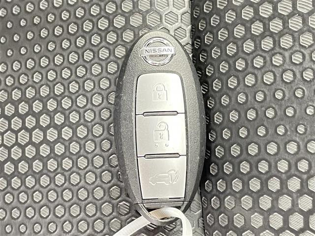 エクストレイル ２０Ｘｉ　禁煙車　純正９インチメモリナビ　フルセグＴＶ　カプロンシート　Ｂｌｕｅｔｏｏｔｈ　エマージェンシーブレーキ　プロパイロット　アラウンドビューモニター　パワーバックドア　コーナーセンサー　防水シート（22枚目）