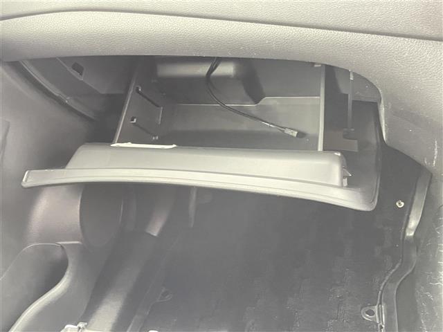 エクストレイル ２０Ｘｉ　禁煙車　純正９インチメモリナビ　フルセグＴＶ　カプロンシート　Ｂｌｕｅｔｏｏｔｈ　エマージェンシーブレーキ　プロパイロット　アラウンドビューモニター　パワーバックドア　コーナーセンサー　防水シート（27枚目）