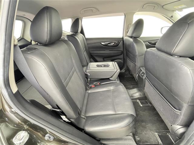 エクストレイル ２０Ｘｉ　禁煙車　純正９インチメモリナビ　フルセグＴＶ　カプロンシート　Ｂｌｕｅｔｏｏｔｈ　エマージェンシーブレーキ　プロパイロット　アラウンドビューモニター　パワーバックドア　コーナーセンサー　防水シート（29枚目）