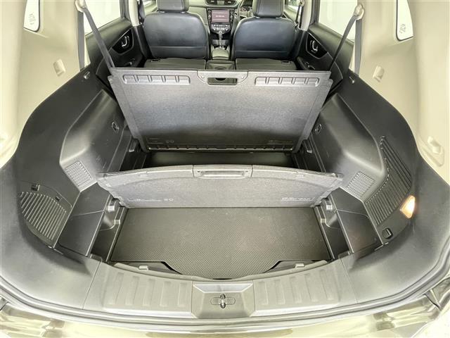 エクストレイル ２０Ｘｉ　禁煙車　純正９インチメモリナビ　フルセグＴＶ　カプロンシート　Ｂｌｕｅｔｏｏｔｈ　エマージェンシーブレーキ　プロパイロット　アラウンドビューモニター　パワーバックドア　コーナーセンサー　防水シート（31枚目）