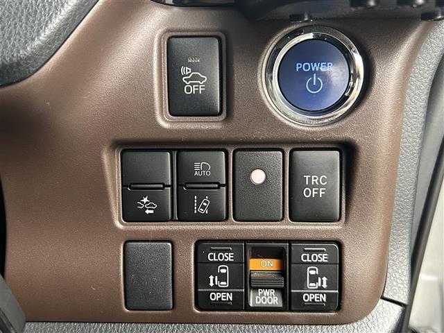 エスクァイア ハイブリッドＧｉ　禁煙車　両側電動ドア　トヨタセーフティセンス　クルーズコントロール　純正９インチメモリナビ　フルセグＴＶ　Ｂｌｕｅｔｏｏｔｈ　レザーシート　ＤＮシートヒーター　純正１５インチＡＷ　ＬＥＤヘッドライト（8枚目）