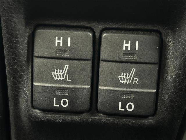 エスクァイア ハイブリッドＧｉ　禁煙車　両側電動ドア　トヨタセーフティセンス　クルーズコントロール　純正９インチメモリナビ　フルセグＴＶ　Ｂｌｕｅｔｏｏｔｈ　レザーシート　ＤＮシートヒーター　純正１５インチＡＷ　ＬＥＤヘッドライト（10枚目）