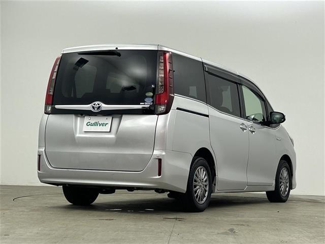エスクァイア ハイブリッドＧｉ　禁煙車　両側電動ドア　トヨタセーフティセンス　クルーズコントロール　純正９インチメモリナビ　フルセグＴＶ　Ｂｌｕｅｔｏｏｔｈ　レザーシート　ＤＮシートヒーター　純正１５インチＡＷ　ＬＥＤヘッドライト（40枚目）