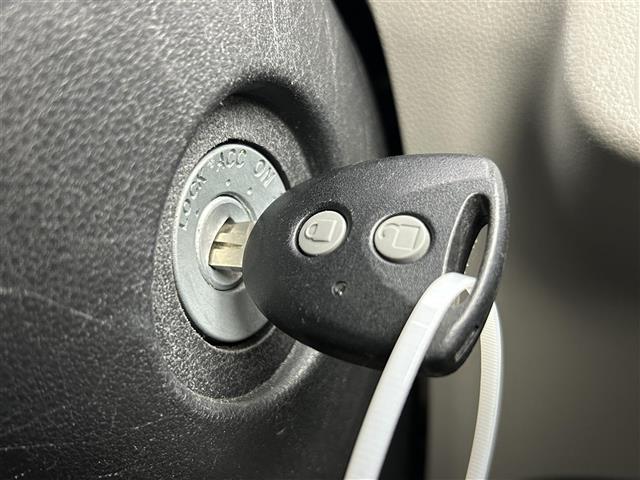 ミライース X メモリアルエディション 禁煙車 リモコンキー ドアバイザー エコアイドル 純正14インチアルミホイール 電動格納ミラー 社外フロアマット(14枚目)