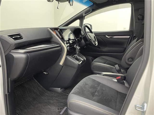 店頭在庫以外にも全国約４万台※の在庫から、ぴったりな１台をご提案します！※２０２３年１０月現在の在庫台数です。売約済の可能性があります。