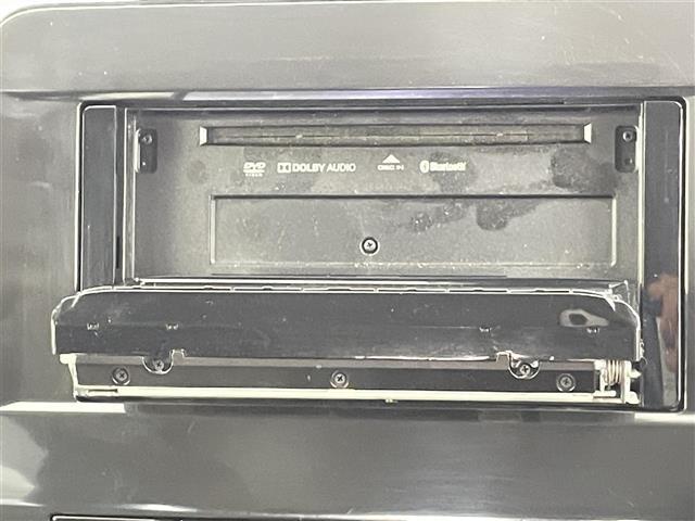 セレナ e-パワー ハイウェイスターV 禁煙 ディスプレイオーディオ プロパイロット 全方位カメラ 両側パワースライドドア リアオートエアコン 衝突軽減ブレーキ 電子パーキングスマートキー プッシュスタート 標識検知機能 レーダークルーズ(5枚目)