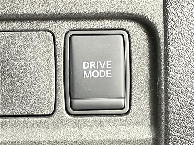 セレナ e-パワー ハイウェイスターV 禁煙 ディスプレイオーディオ プロパイロット 全方位カメラ 両側パワースライドドア リアオートエアコン 衝突軽減ブレーキ 電子パーキングスマートキー プッシュスタート 標識検知機能 レーダークルーズ(12枚目)