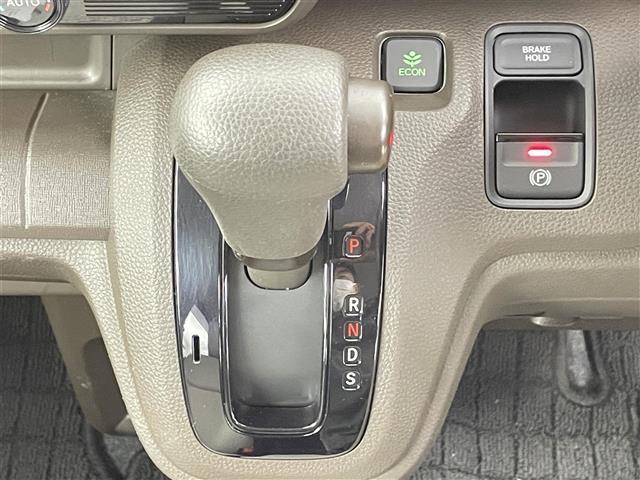 Ｎ－ＷＧＮ Ｇホンダセンシング　禁煙車　純正カーオーディオ　ＣＤ　ＵＳＢ　ホンダセンシング　衝突軽減ブレーキ　コーナーセンサー　レーンキープアシスト　電子パーキング　ブレーキホールド　純正フロアマット　純正ホイールキャップ（14枚目）