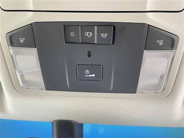 デリカD:5 P 禁煙 純正10型ナビ 全方位カメラ フルセグTV ETC オートステップ 両側電動スライドドア 電動トランク 純正18インチホイール 純正フロアマット ブラインドスポットモニター パドルシフト(11枚目)