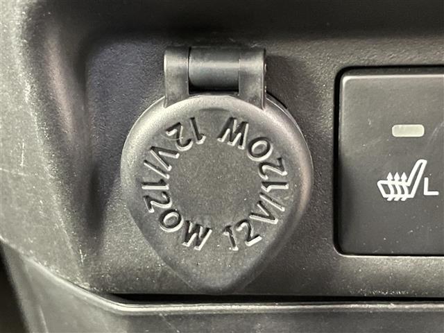 ルーミー カスタムＧ－Ｔ　禁煙　純正９型ナビ　追従クルコン　ＥＴＣ２．０　両側電動スライドドア　電動パーキングブレーキ　プリクラッシュセーフティ　前席シートヒーター　ＨＤＭＩ　ＵＳＢポート　アラウンドビューモニター（12枚目）