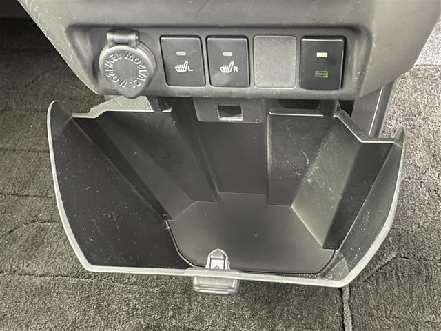 ルーミー カスタムＧ－Ｔ　禁煙　純正９型ナビ　追従クルコン　ＥＴＣ２．０　両側電動スライドドア　電動パーキングブレーキ　プリクラッシュセーフティ　前席シートヒーター　ＨＤＭＩ　ＵＳＢポート　アラウンドビューモニター（28枚目）