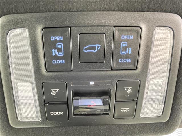 ヴォクシー Ｓ－Ｚ　禁煙　快適利便パッケージ　１０型ナビ　後席モニター　パワーバックドア　ＥＴＣ　両側パワースライドドア　バックカメラ　レーダークルーズコントロール　純正アルミホイール　ハーフレザー　シートヒーター（11枚目）