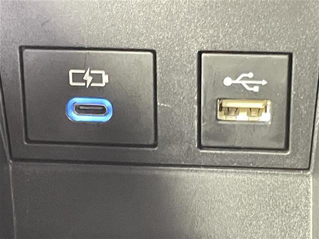 ヴォクシー Ｓ－Ｚ　禁煙　快適利便パッケージ　１０型ナビ　後席モニター　パワーバックドア　ＥＴＣ　両側パワースライドドア　バックカメラ　レーダークルーズコントロール　純正アルミホイール　ハーフレザー　シートヒーター（14枚目）