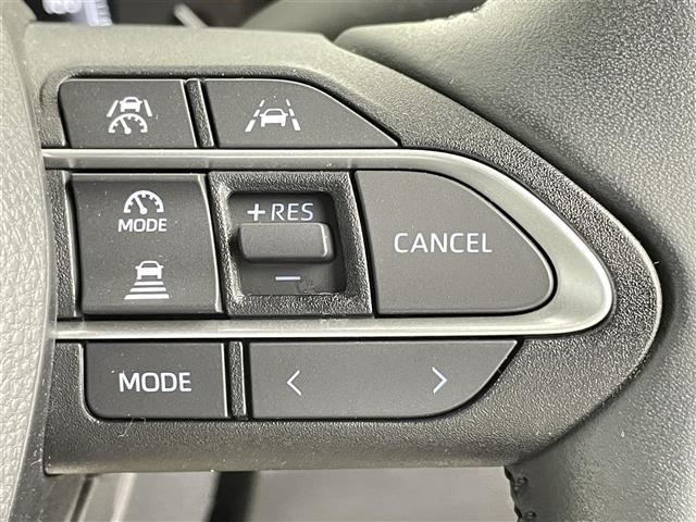 ヴォクシー Ｓ－Ｚ　禁煙　快適利便パッケージ　１０型ナビ　後席モニター　パワーバックドア　ＥＴＣ　両側パワースライドドア　バックカメラ　レーダークルーズコントロール　純正アルミホイール　ハーフレザー　シートヒーター（19枚目）