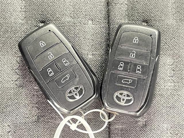 ヴォクシー Ｓ－Ｚ　禁煙　快適利便パッケージ　１０型ナビ　後席モニター　パワーバックドア　ＥＴＣ　両側パワースライドドア　バックカメラ　レーダークルーズコントロール　純正アルミホイール　ハーフレザー　シートヒーター（22枚目）