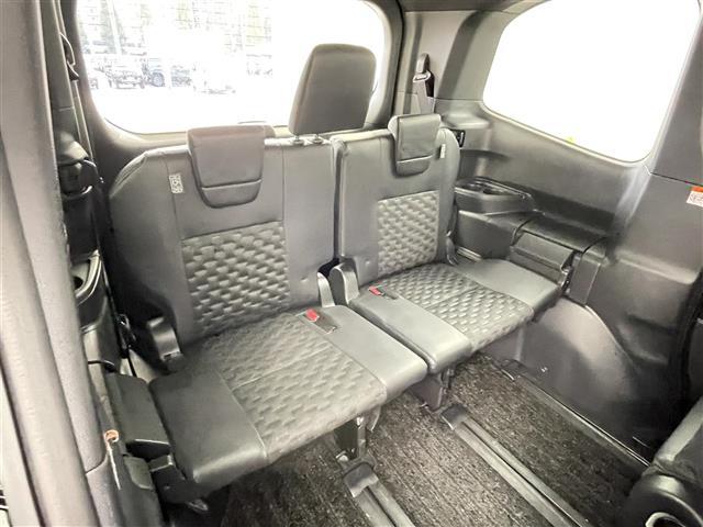 ヴォクシー Ｓ－Ｚ　禁煙　快適利便パッケージ　１０型ナビ　後席モニター　パワーバックドア　ＥＴＣ　両側パワースライドドア　バックカメラ　レーダークルーズコントロール　純正アルミホイール　ハーフレザー　シートヒーター（30枚目）