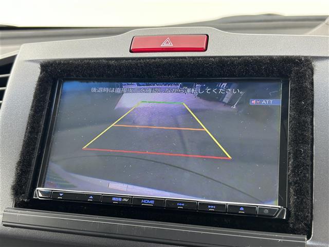 フリード Ｇ　エアロ　ジャストセレクション　禁煙車　社外メモリナビ　片側パワースライドドア　バックカメラ　リモコンキー　ＥＴＣ　電動格納ミラー　純正フロアマット　純正１５インチアルミホイール　フルセグＴＶ　Ｂｌｕｅｔｏｏｔｈ（5枚目）