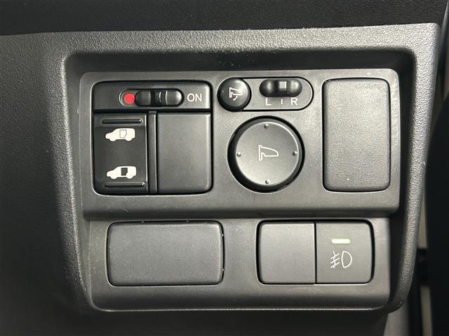 フリード Ｇ　エアロ　ジャストセレクション　禁煙車　社外メモリナビ　片側パワースライドドア　バックカメラ　リモコンキー　ＥＴＣ　電動格納ミラー　純正フロアマット　純正１５インチアルミホイール　フルセグＴＶ　Ｂｌｕｅｔｏｏｔｈ（7枚目）