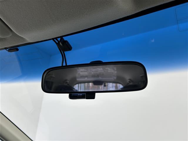 フリード Ｇ　エアロ　ジャストセレクション　禁煙車　社外メモリナビ　片側パワースライドドア　バックカメラ　リモコンキー　ＥＴＣ　電動格納ミラー　純正フロアマット　純正１５インチアルミホイール　フルセグＴＶ　Ｂｌｕｅｔｏｏｔｈ（13枚目）